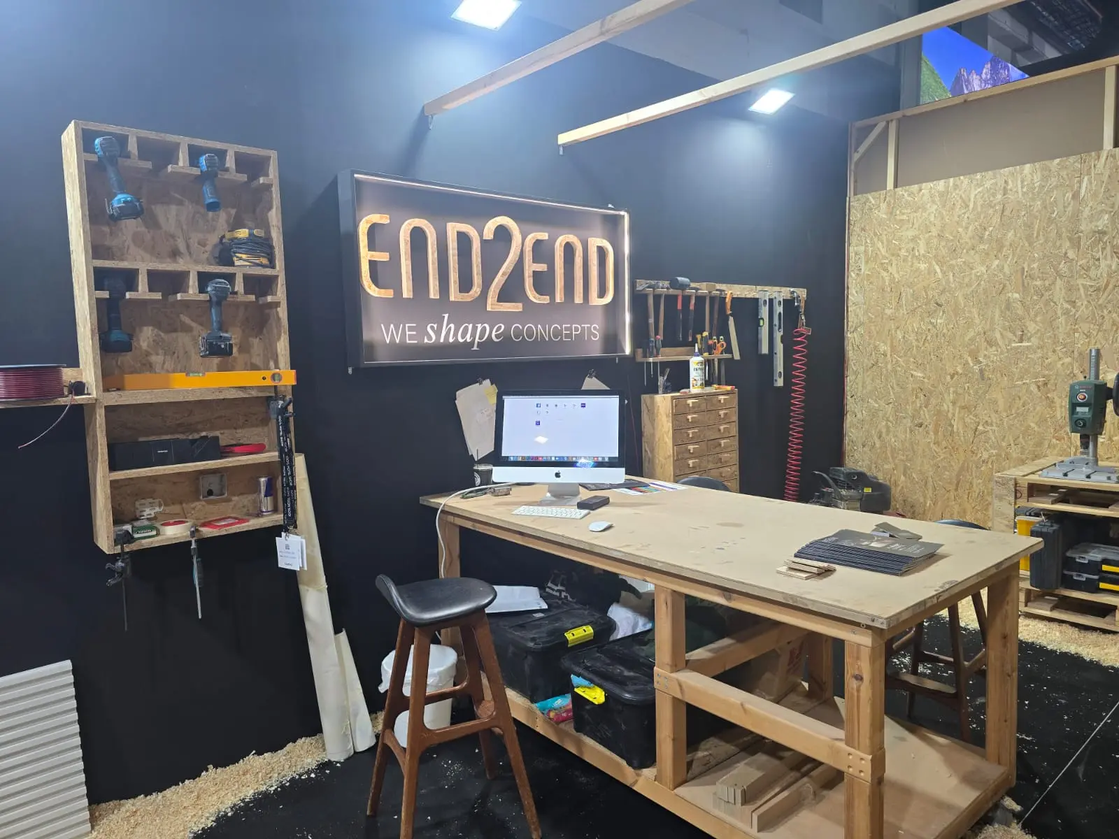 END2END Workshop booth at 100% Hotel Show - Display 5