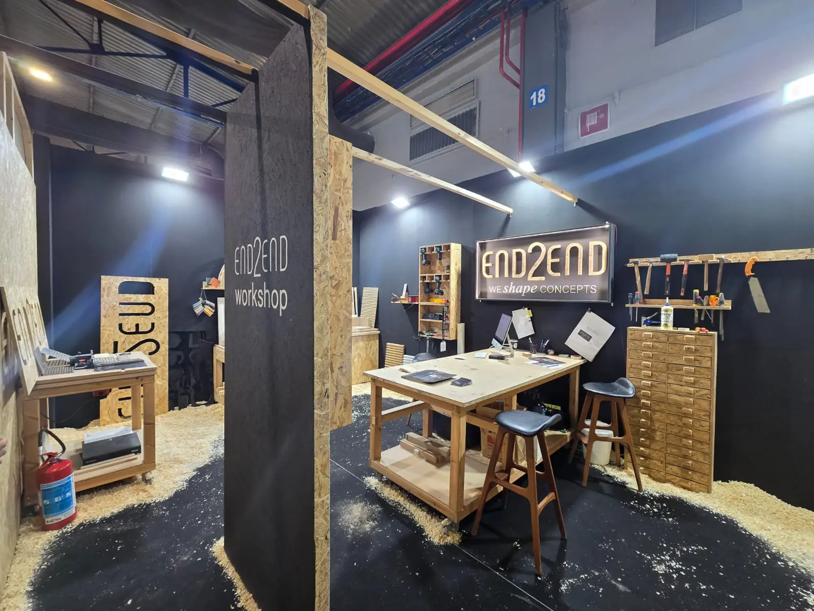 END2END Workshop booth at 100% Hotel Show - Display 7